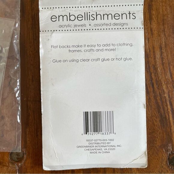 Lot of Embellishments Acrylic Jewels Assorted Designs - Picture 4 of 10